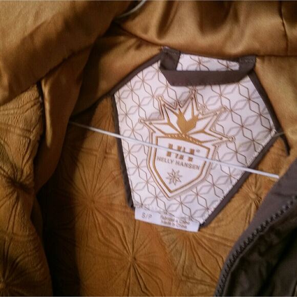 Helly Hansen fur lined hooded coat. Small - Picture 2 of 7